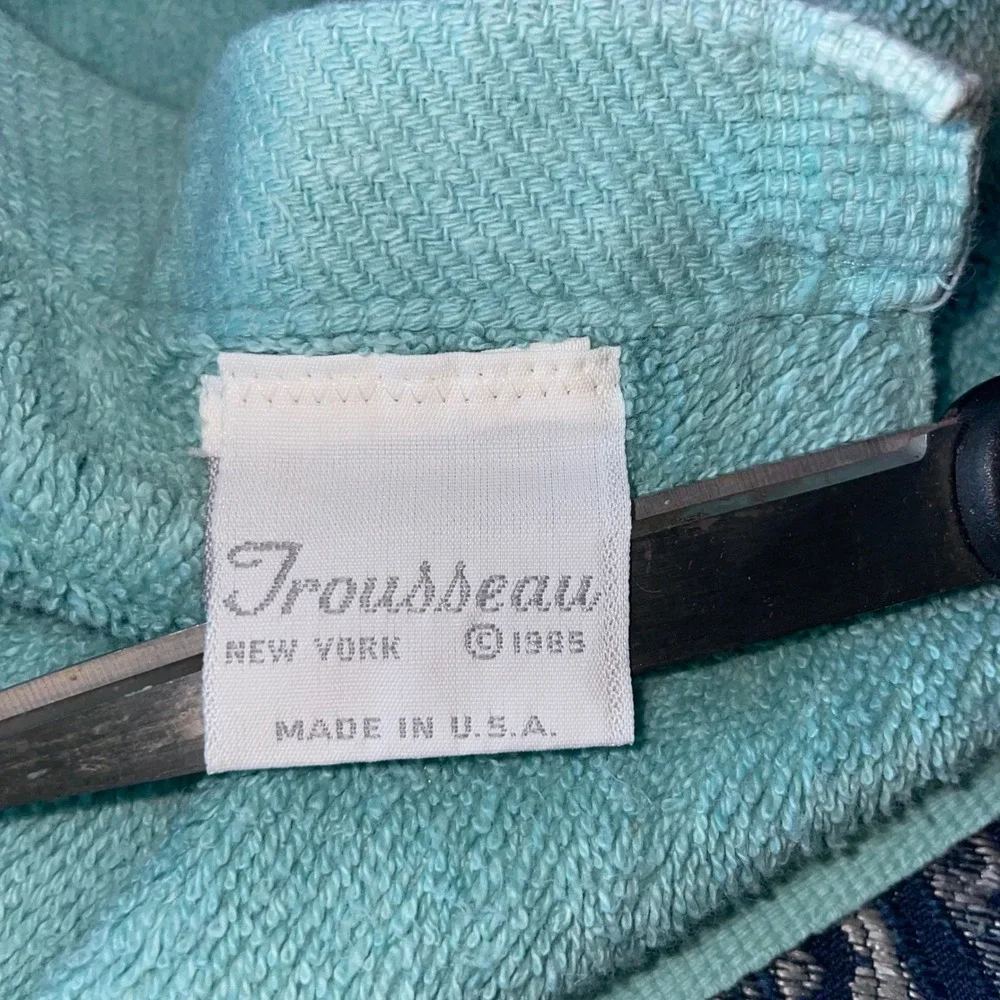 Vintage 1985 Martex Trousseau Nautilus Shell cotton‎ Bath Towel Blue Made in USA